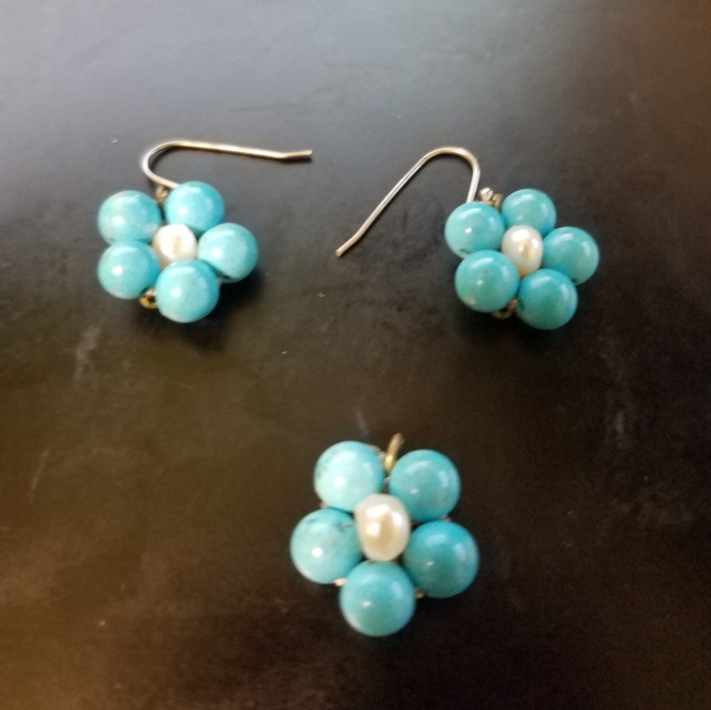 Blue flower pendant set